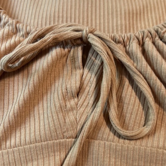 Pacsun Cropped Tee - Picture 3 of 6